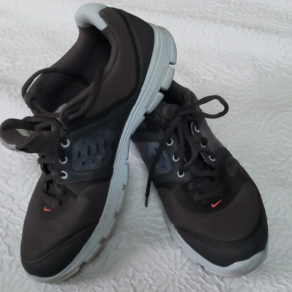 Nike Women's Free XT Motion Fit Shoes Sneakers Style 454116-001 Size 9.5